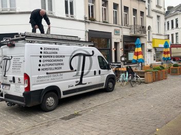 Rolluiken plaatsen in de regio, Ramen en deuren, Rolluiken vervangen, Zonwering, Automatiseren van rolluiken, Gyprocwerken, Raambeslag met parallelafstelling, Glaswerkzaamheden, Herstellingen rolluiken, Rolluiken plaatsen in Brecht, Antwerpen